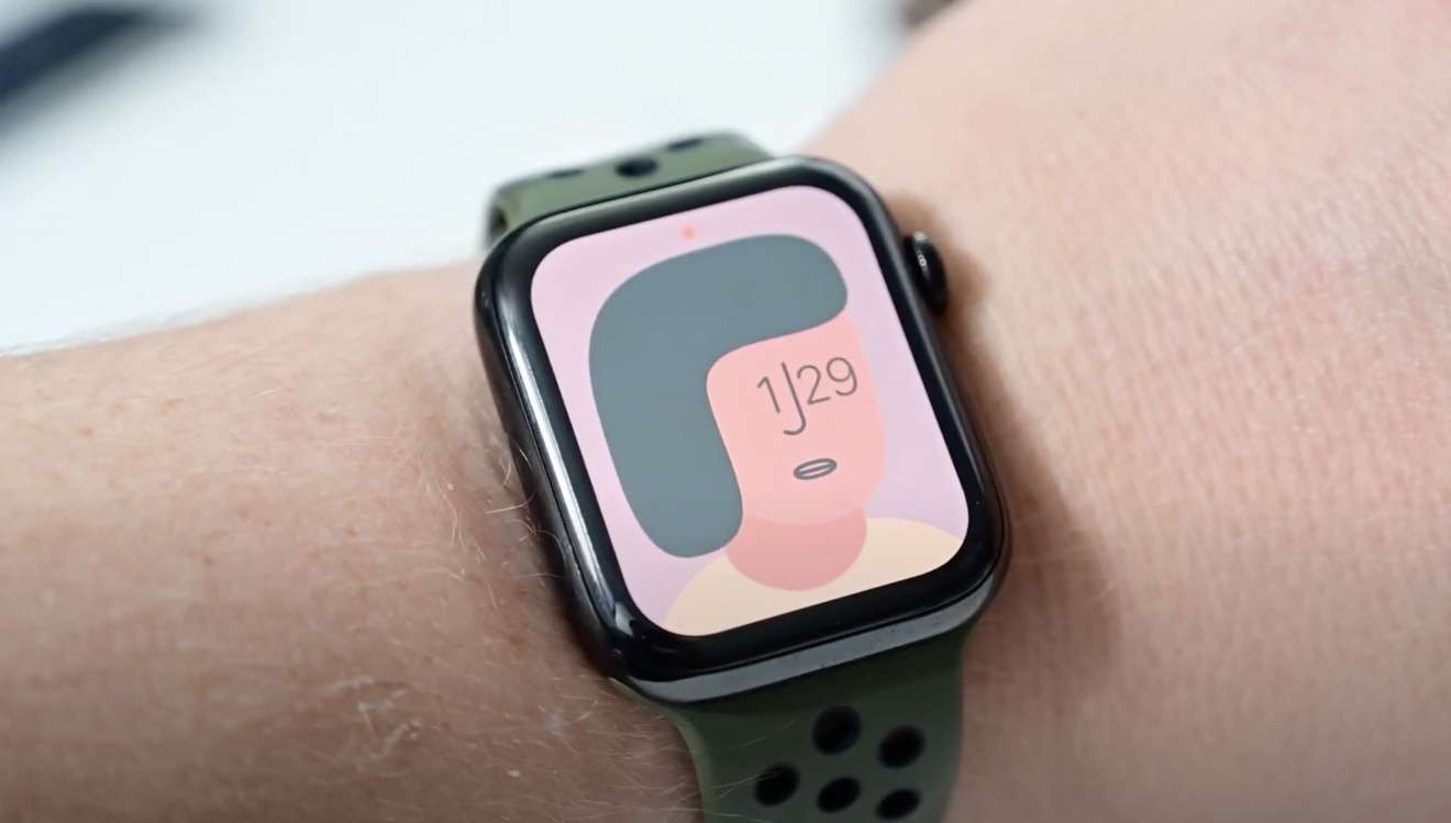 Обновление watchOS 8.5 сломало функцию быстрой зарядки в Apple Watch Series 7